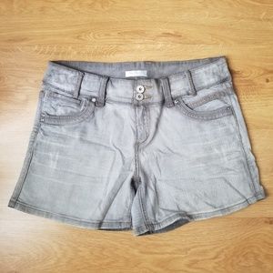 mid waisted grey shorts